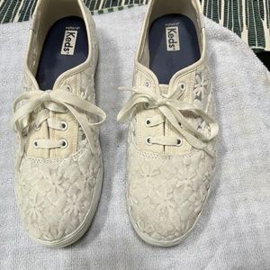 Keds white lace sneakers size 10